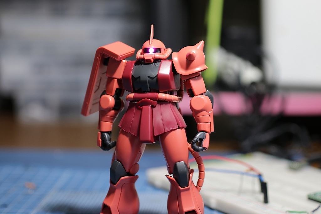 HGUC シャア専用ザク （リバイブ）モノアイ電飾改造: ガンプラ