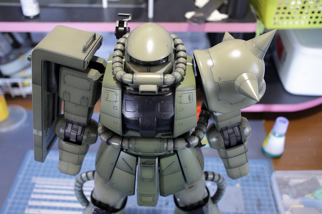 メガサイズ 量産型ザク 基本塗装終了: ガンプラ電子工作室